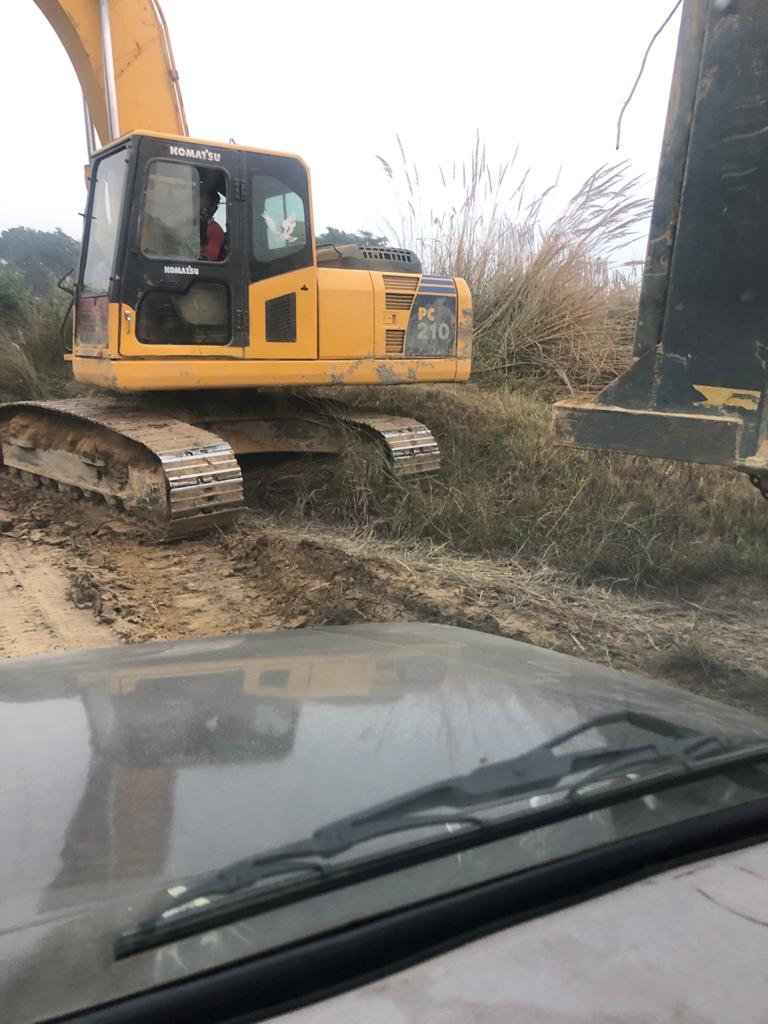 L&T KOMATSU PC210 EXCAVATOR